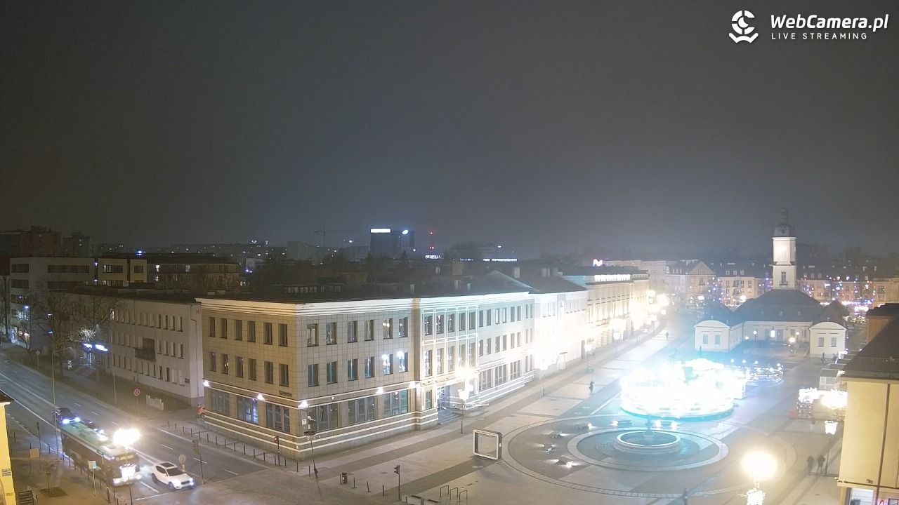 BIAŁYSTOK - widok na Rynek Kościuszki NOWOŚĆ - 16 grudzień 2025, 20:16