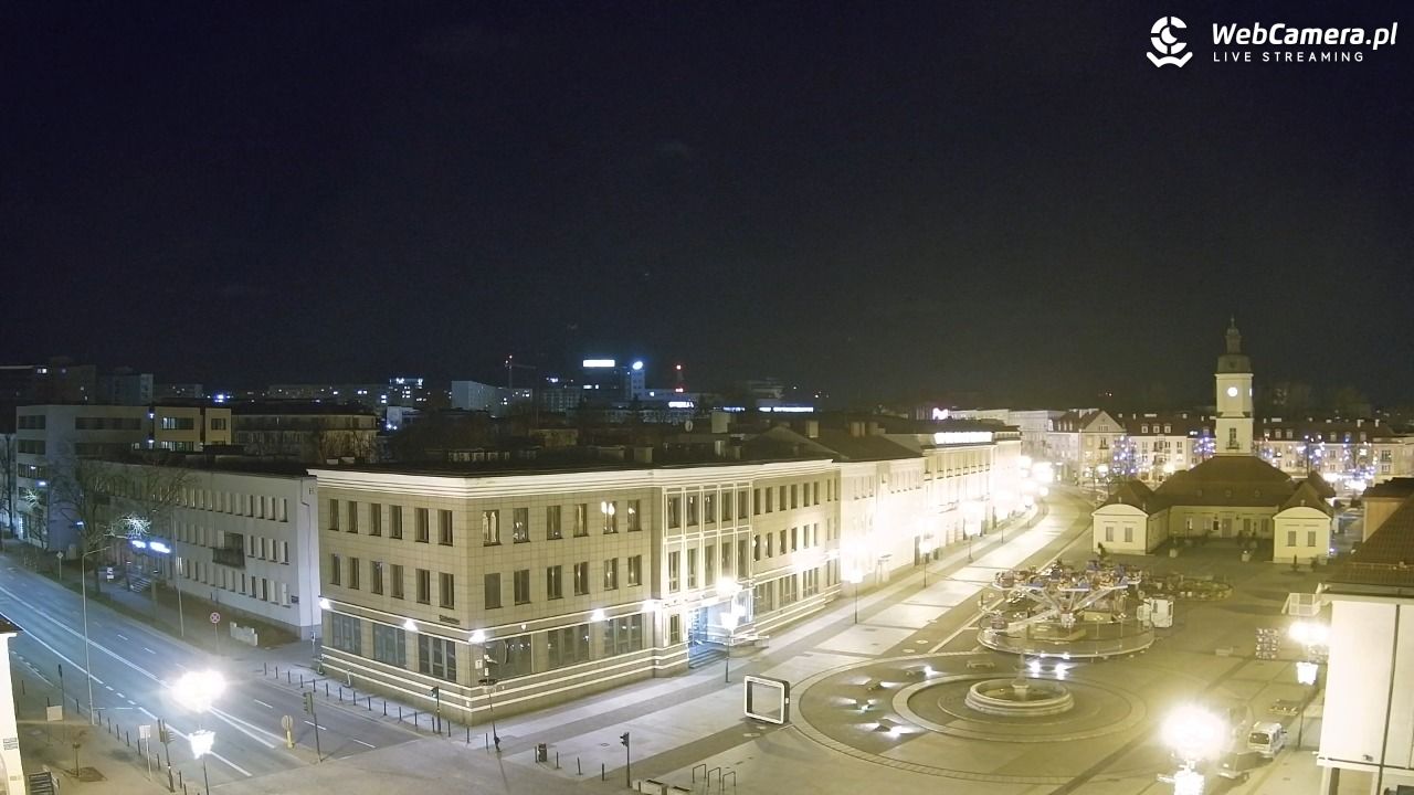 BIAŁYSTOK - widok na Rynek Kościuszki NOWOŚĆ - 23 grudzień 2025, 22:42
