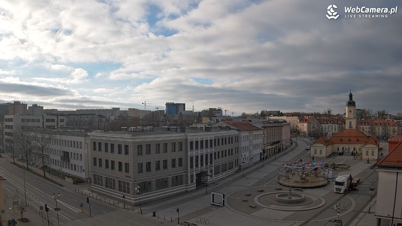 BIAŁYSTOK - widok na Rynek Kościuszki NOWOŚĆ - 24 grudzień 2025, 11:32