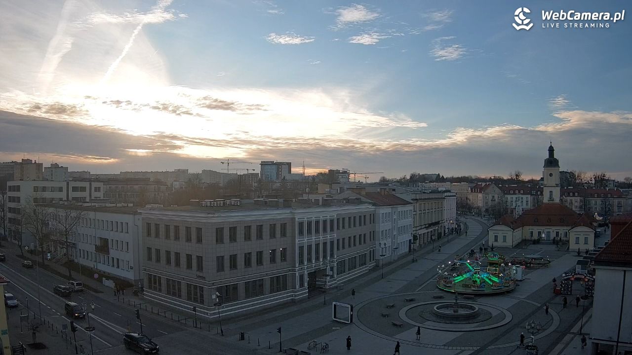 BIAŁYSTOK - widok na Rynek Kościuszki NOWOŚĆ - 17 grudzień 2025, 13:44