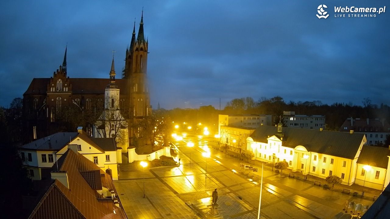 BIAŁYSTOK - widok na Archikatedrę NOWOŚĆ - 27 październik 2025, 05:49