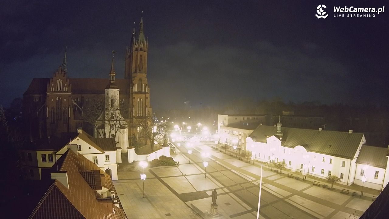 BIAŁYSTOK - widok na Archikatedrę NOWOŚĆ - 15 grudzień 2025, 00:57