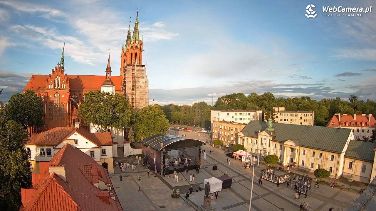 BIAŁYSTOK - widok na Archikatedrę NOWOŚĆ - 14 czerwiec 2026, 19:32