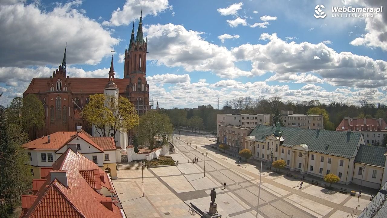 BIAŁYSTOK - widok na Archikatedrę NOWOŚĆ - 28 kwiecień 2026, 11:27