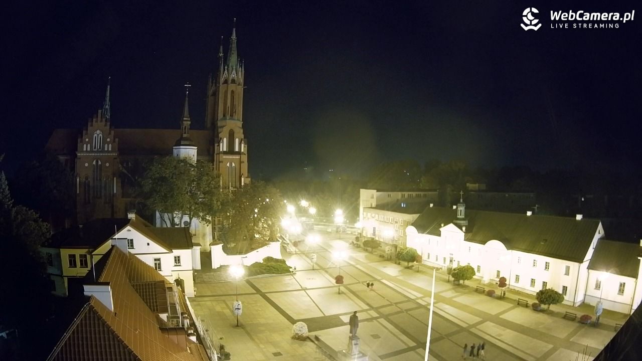 BIAŁYSTOK - widok na Archikatedrę NOWOŚĆ - 13 wresień 2026, 00:21