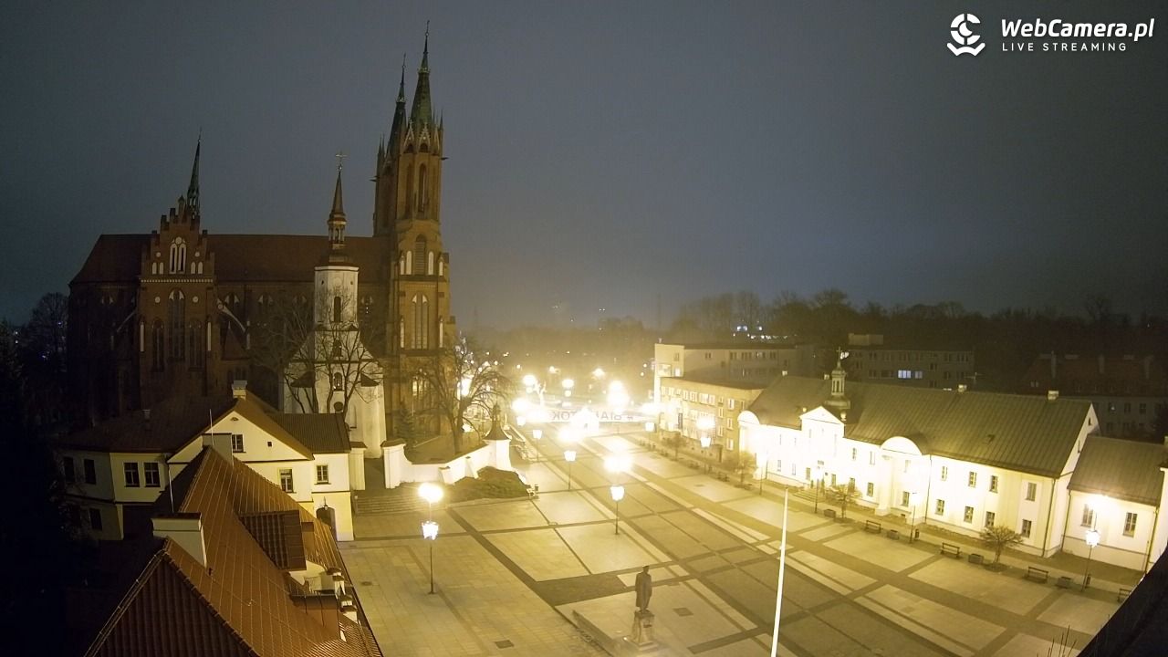 BIAŁYSTOK - widok na Archikatedrę NOWOŚĆ - 15 grudzień 2025, 21:52