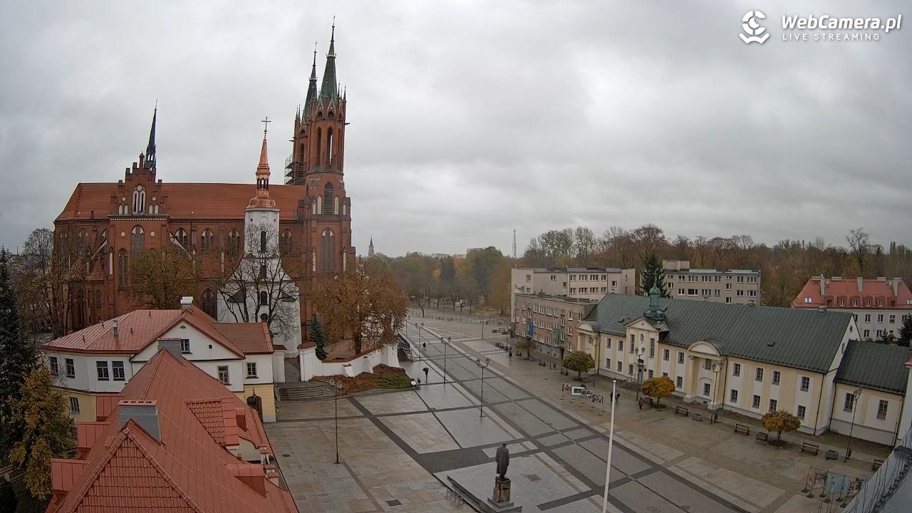 BIAŁYSTOK - widok na Archikatedrę NOWOŚĆ - 27 październik 2025, 07:12