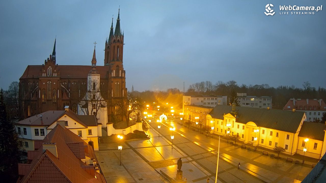 BIAŁYSTOK - widok na Archikatedrę NOWOŚĆ - 12 grudzień 2025, 07:11