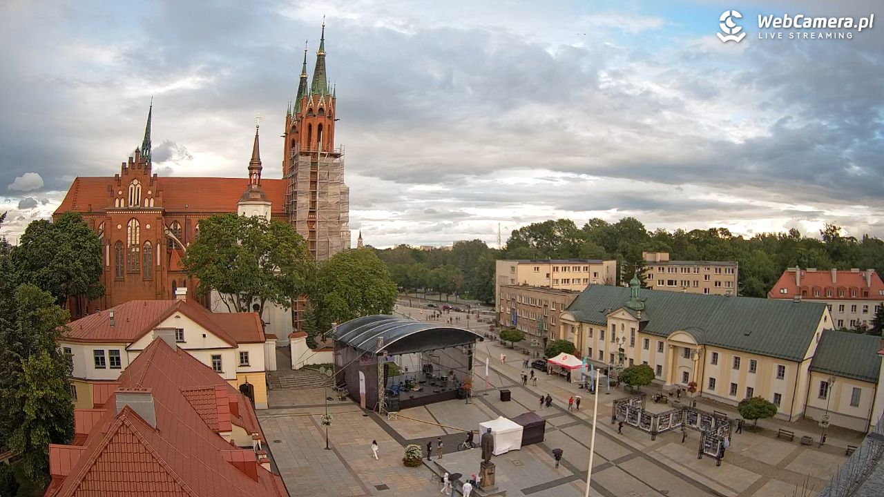 BIAŁYSTOK - widok na Archikatedrę NOWOŚĆ - 14 czerwiec 2026, 18:49