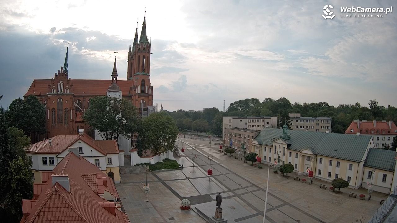 BIAŁYSTOK - widok na Archikatedrę NOWOŚĆ - 01 sierpień 2026, 07:10