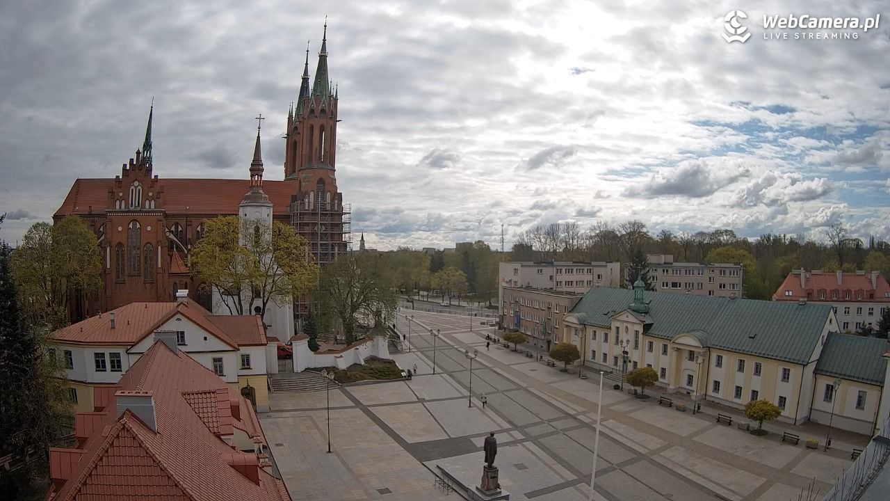 BIAŁYSTOK - widok na Archikatedrę NOWOŚĆ - 29 kwiecień 2026, 09:31