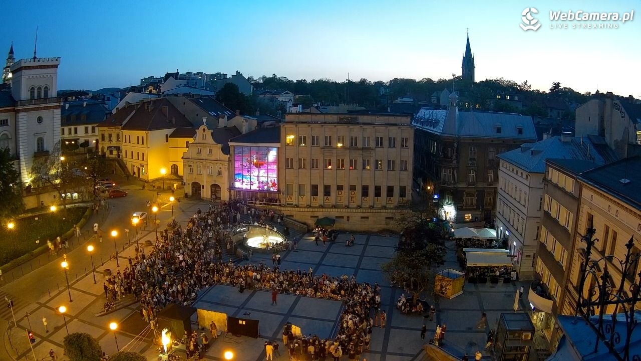 Bielsko-Biała - Plac Bolesława Chrobrego - 02 maj 2025, 20:36