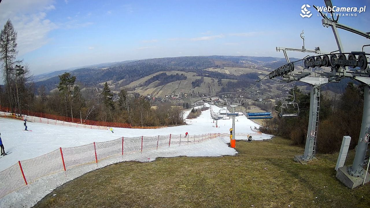 BIESZCZAD.ski Wańkowa - widok z górnej stacji narciarskiej - 22 marzec 2026, 10:57