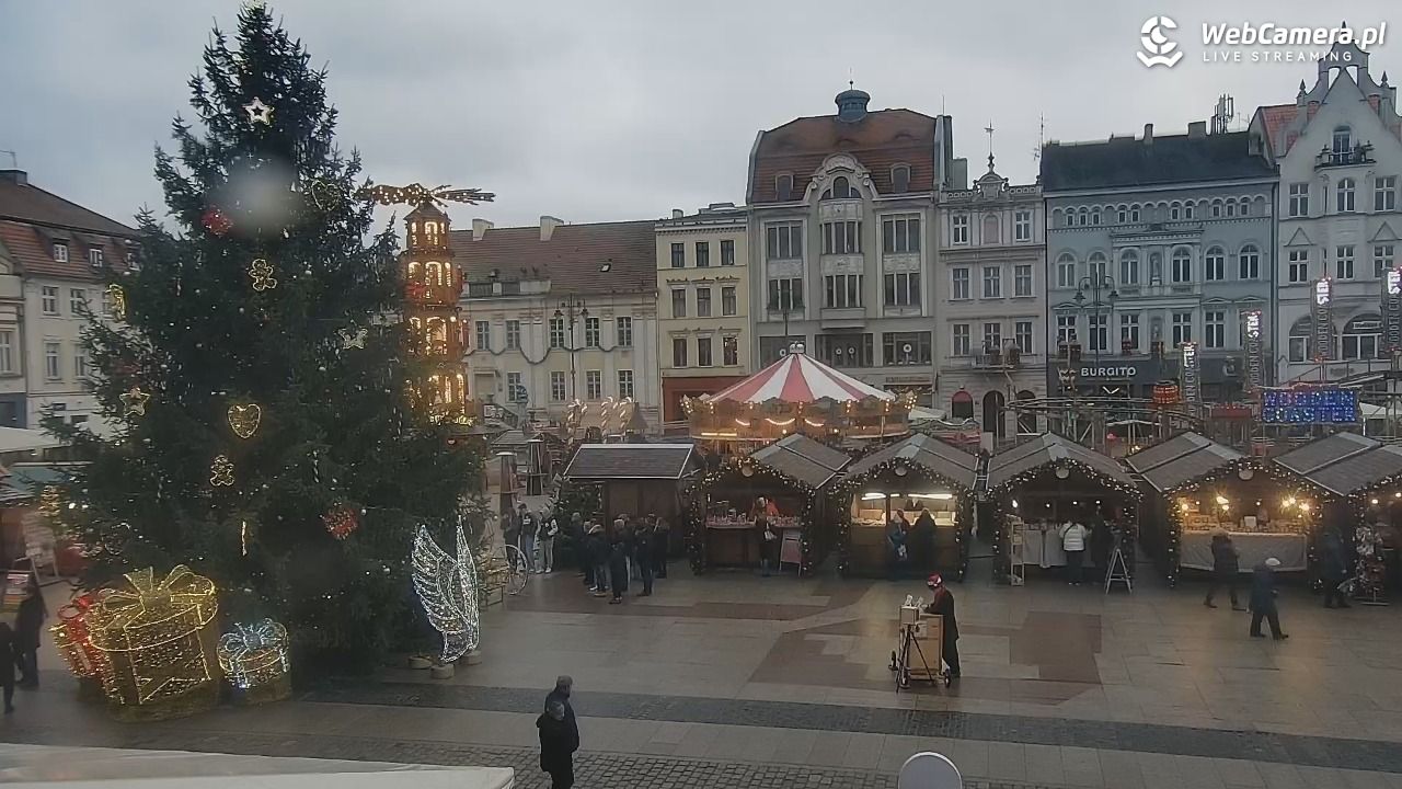 Bydgoszcz - widok na Rynek - 20 grudzień 2025, 14:18