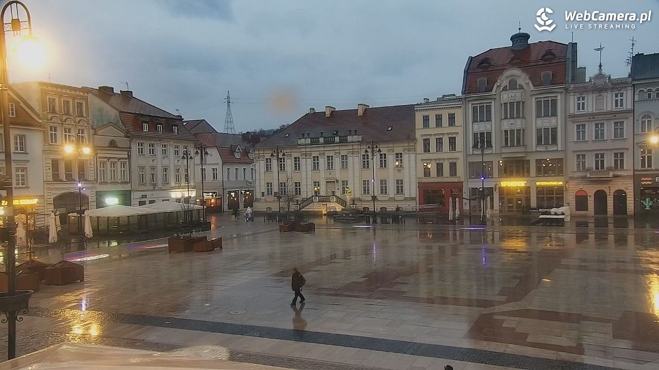 Bydgoszcz - widok na Rynek - 05 kwiecień 2026, 19:34