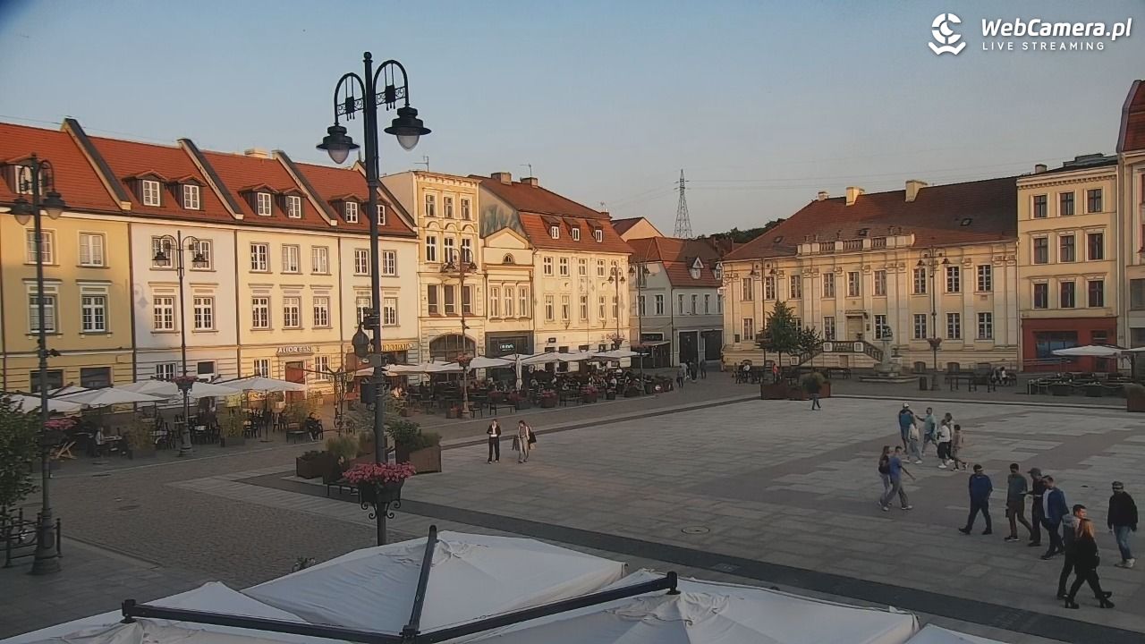 Bydgoszcz - widok na Rynek - 12 czerwiec 2025, 20:19