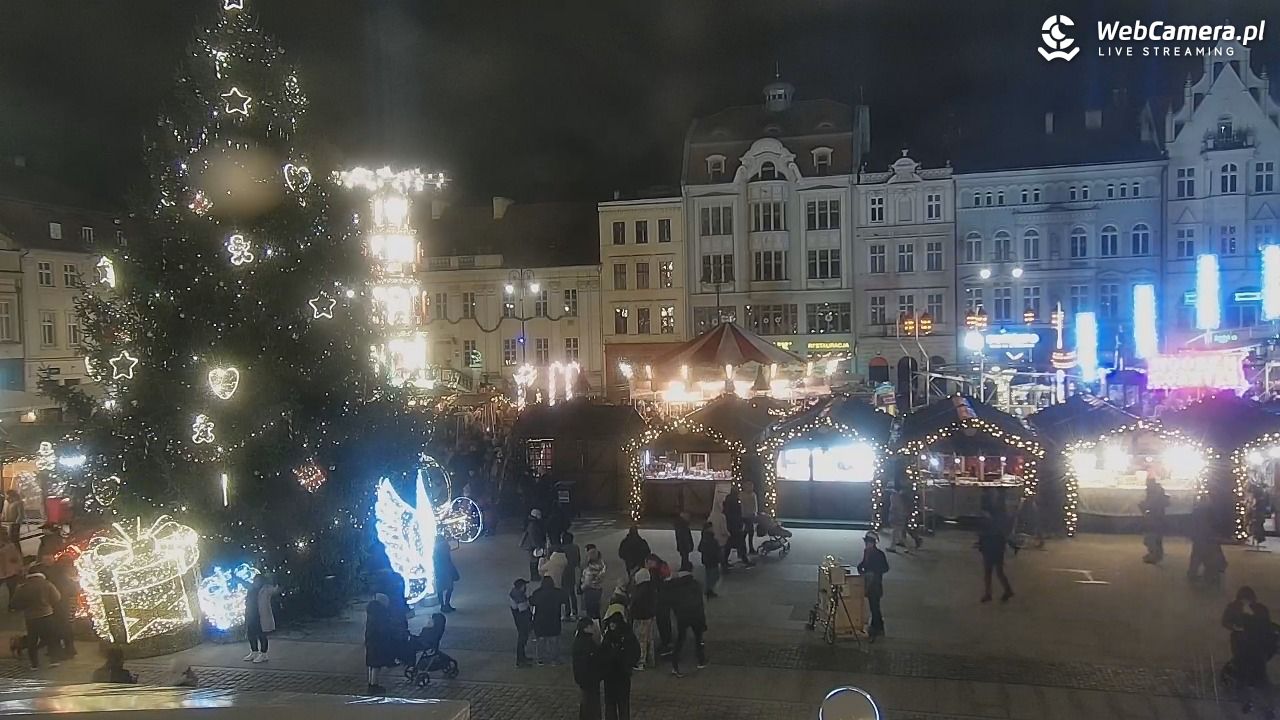 Bydgoszcz - widok na Rynek - 21 grudzień 2025, 18:55