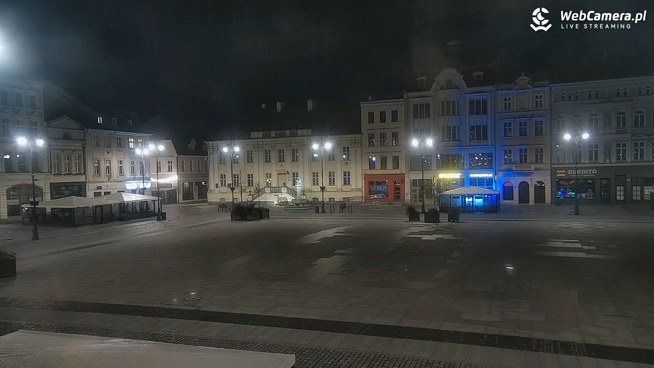Bydgoszcz - widok na Rynek - 04 listopad 2025, 01:49