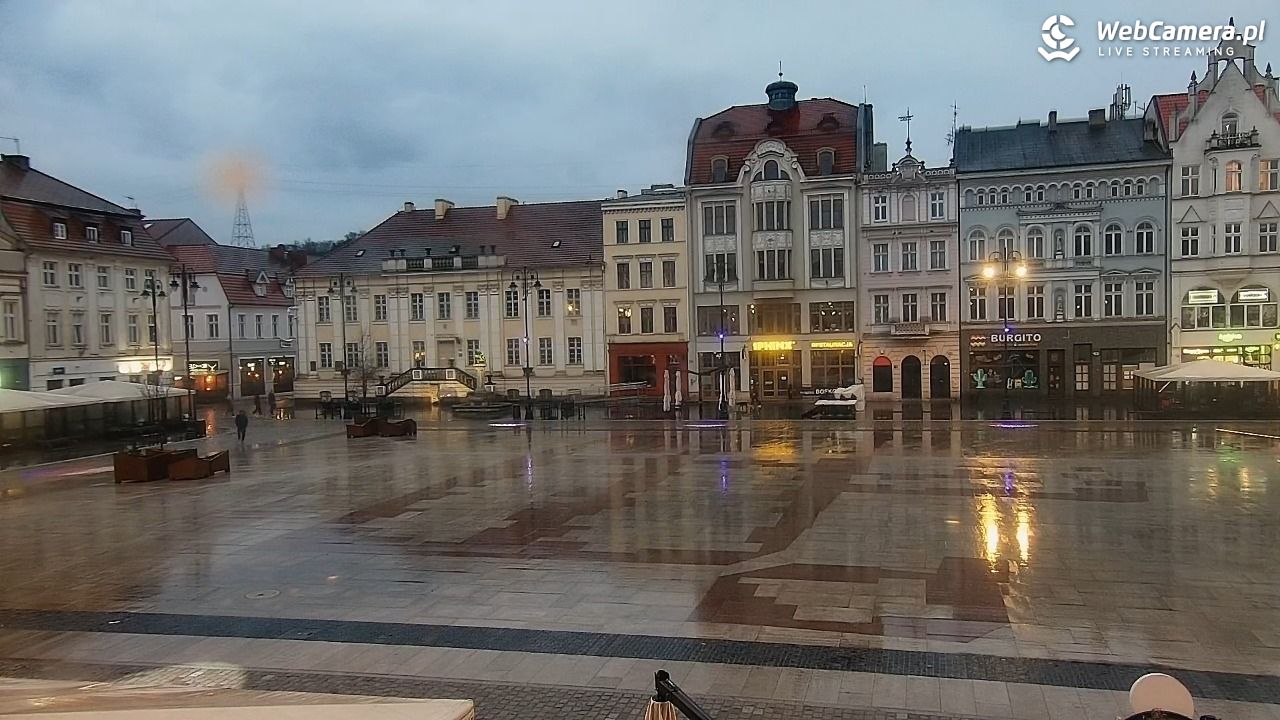 Bydgoszcz - widok na Rynek - 05 kwiecień 2026, 19:32