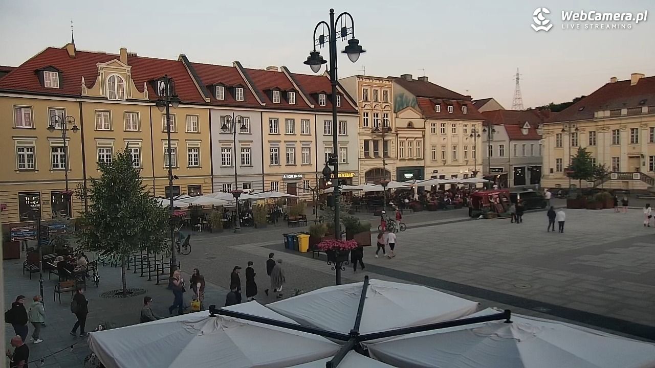 Bydgoszcz - widok na Rynek - 13 czerwiec 2025, 21:11
