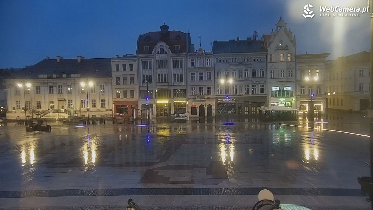 Bydgoszcz - widok na Rynek - 05 kwiecień 2026, 19:46