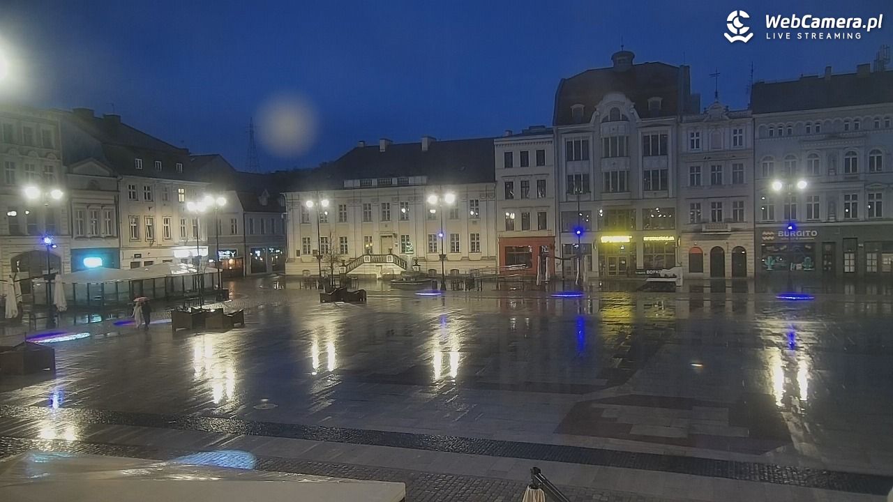 Bydgoszcz - widok na Rynek - 05 kwiecień 2026, 19:53