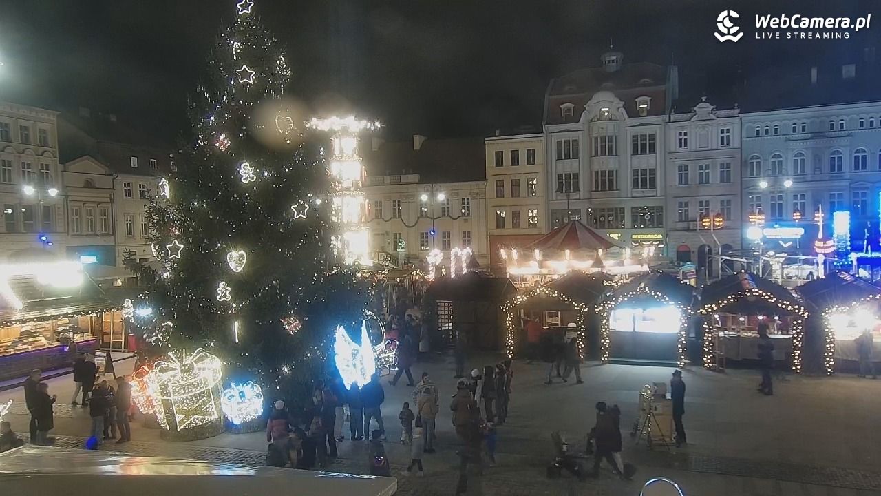 Bydgoszcz - widok na Rynek - 21 grudzień 2025, 20:10