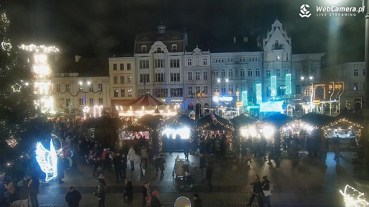 Bydgoszcz - widok na Rynek - 20 grudzień 2025, 17:44