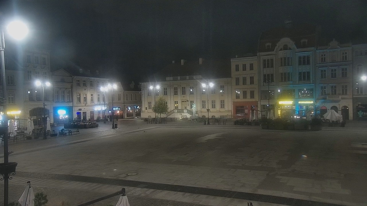 Bydgoszcz - widok na Rynek - 09 październik 2026, 22:32