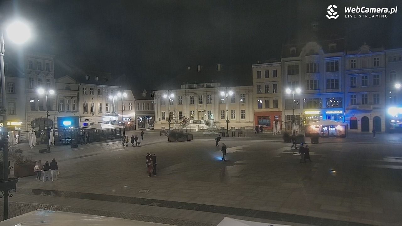 Bydgoszcz - widok na Rynek - 01 listopad 2025, 19:34