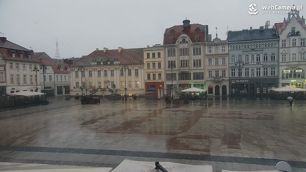 Bydgoszcz - widok na Rynek - 03 listopad 2025, 06:55
