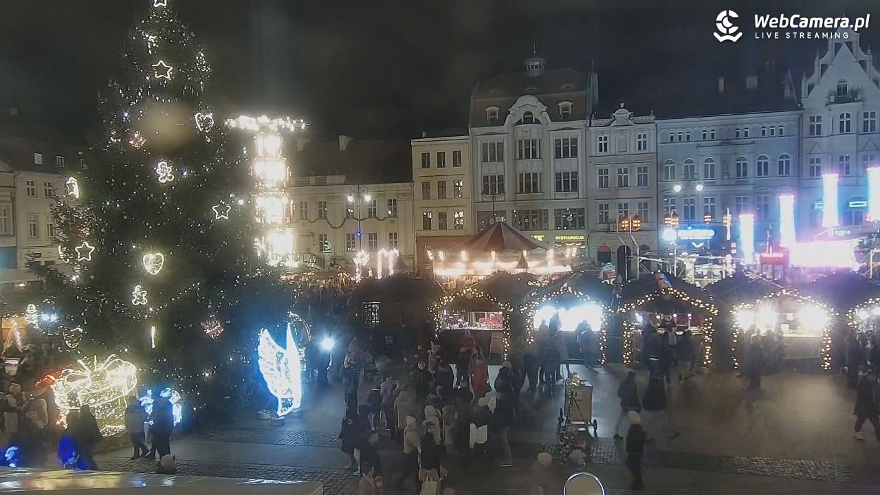 Bydgoszcz - widok na Rynek - 20 grudzień 2025, 18:25