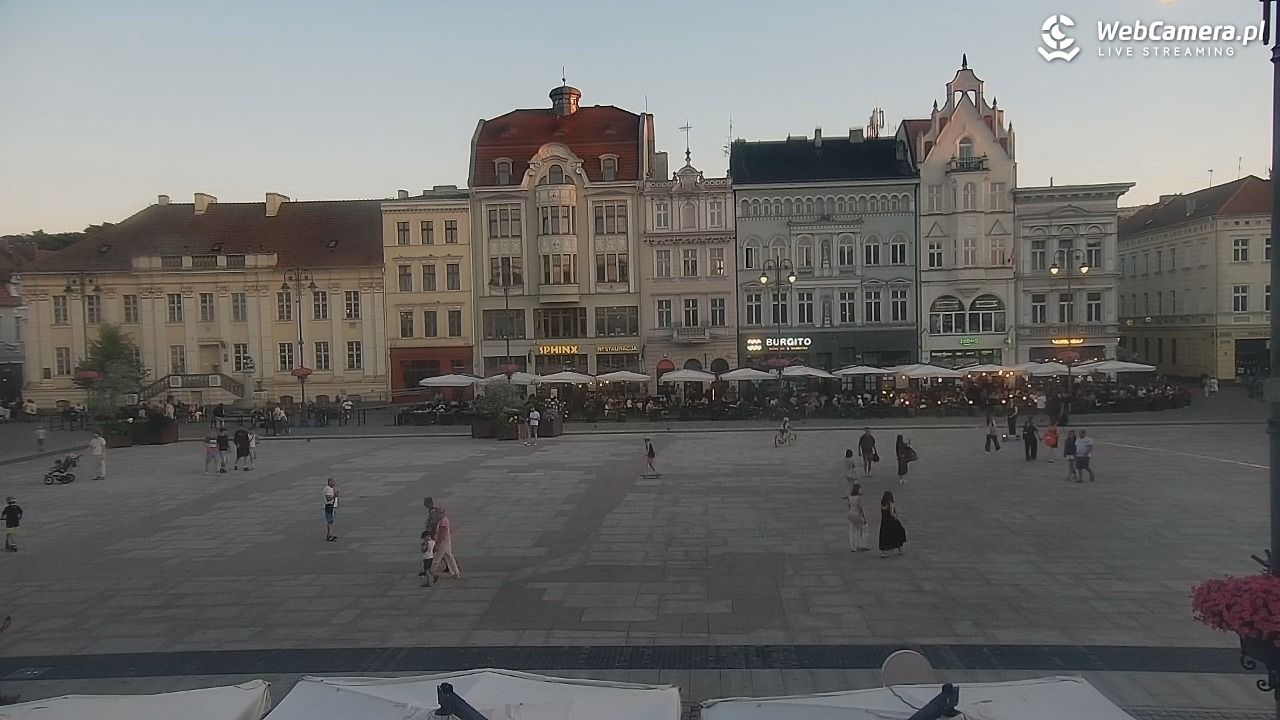 Bydgoszcz - widok na Rynek - 14 sierpień 2026, 20:08