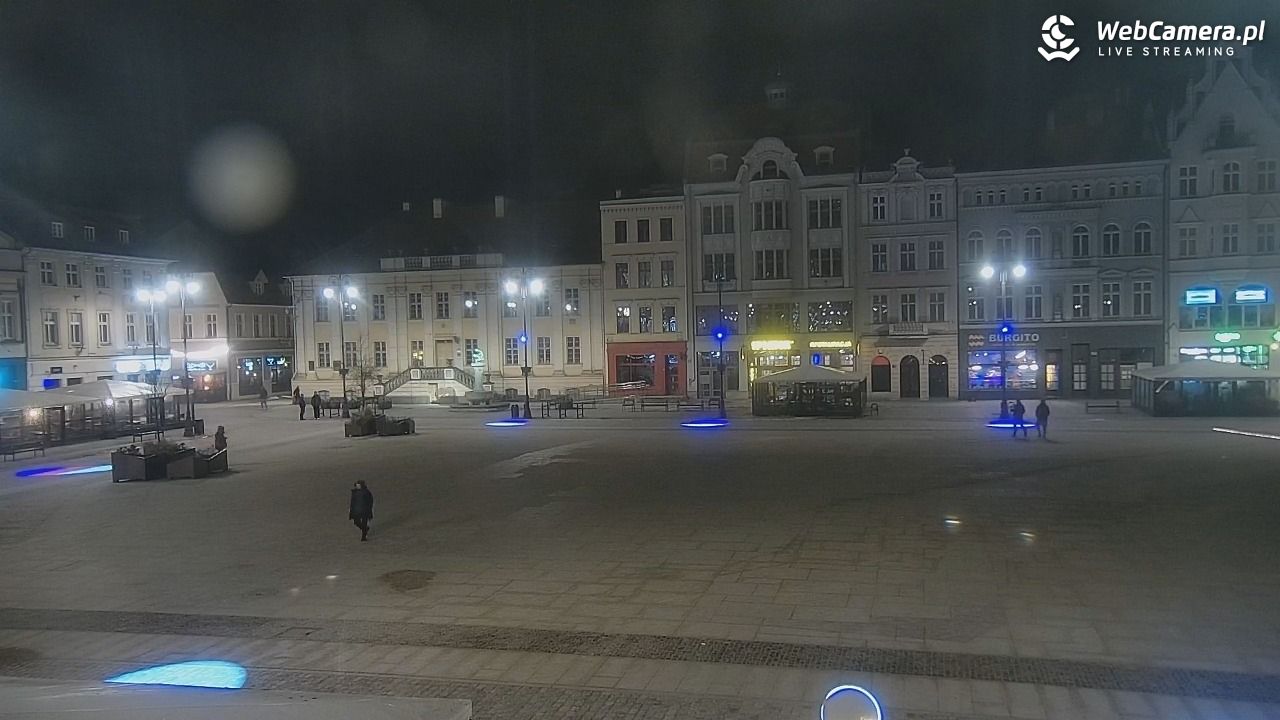 Bydgoszcz - widok na Rynek - 19 luty 2026, 21:41