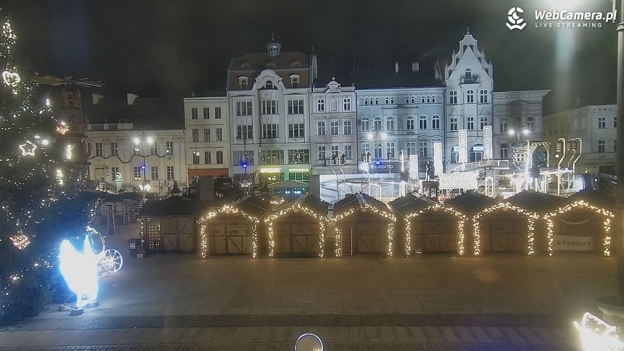 Bydgoszcz - widok na Rynek - 22 grudzień 2025, 02:06