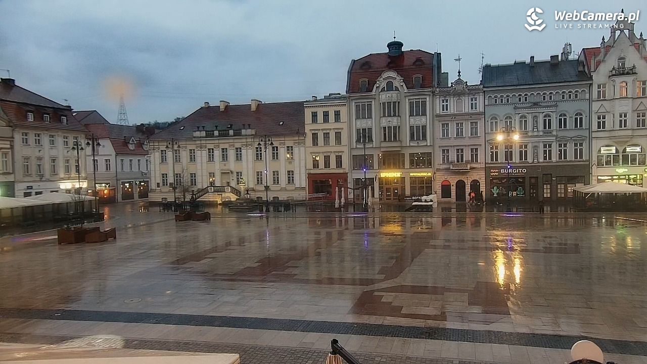 Bydgoszcz - widok na Rynek - 05 kwiecień 2026, 19:33
