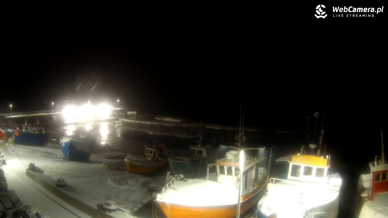 CHŁOPY - widok na kutry rybackie - 27 styczeń 2026, 23:16