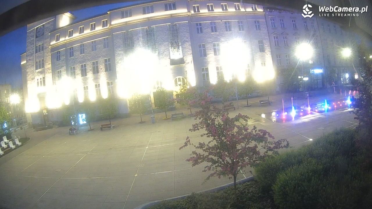 Chorzów - widok na Ratusz - 19 maj 2025, 21:01