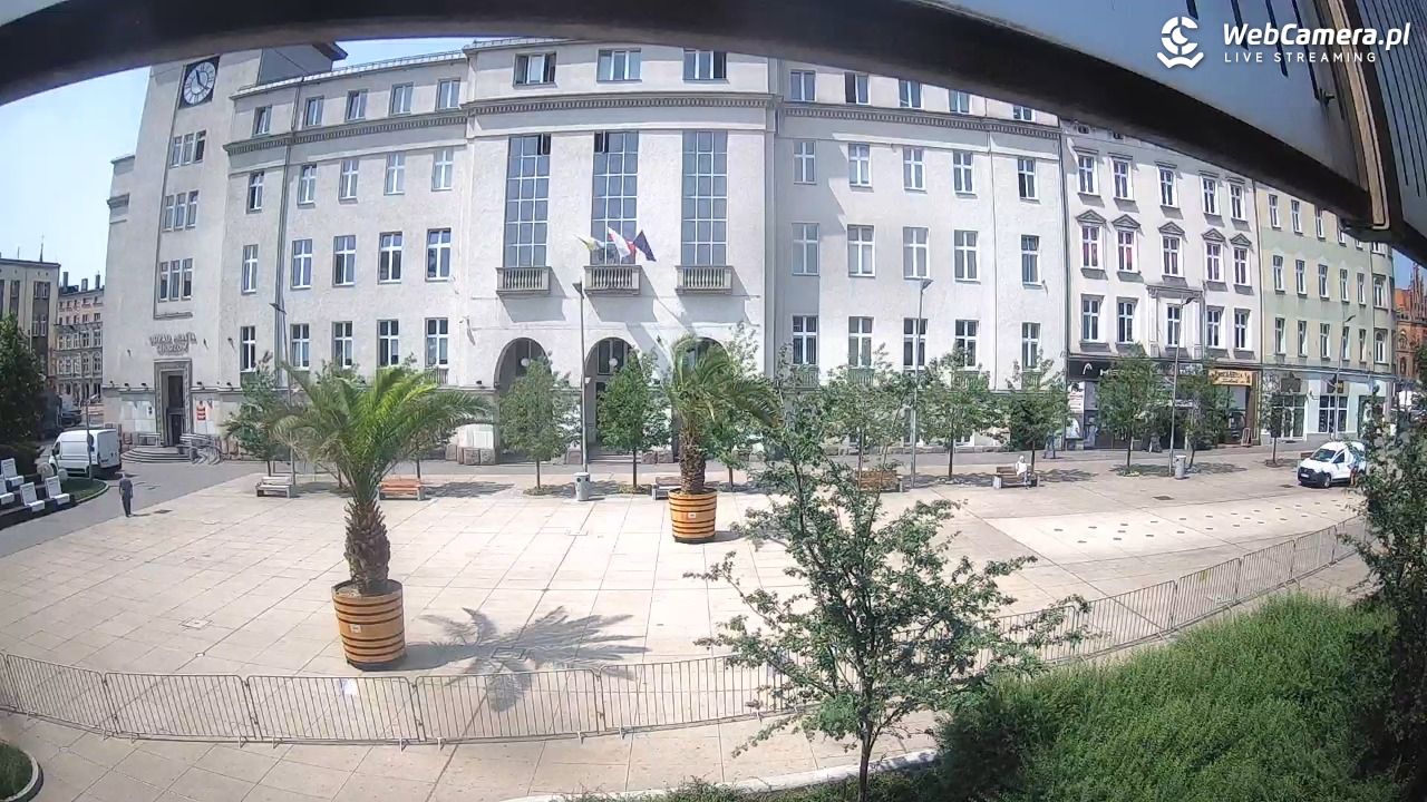 Chorzów - widok na Ratusz - 10 czerwiec 2025, 11:20