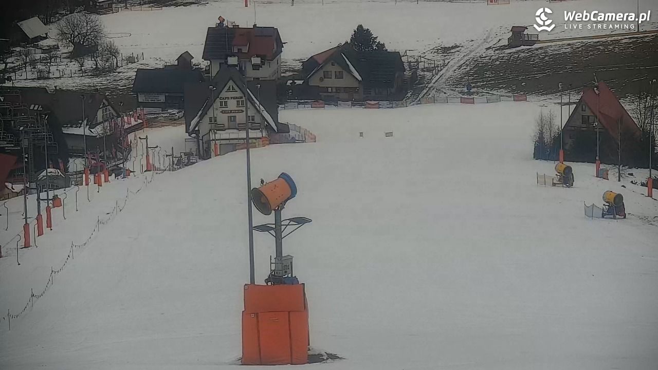 Cieńków - Stacja Narciarska widok z góry - 06 grudzień 2025, 12:05