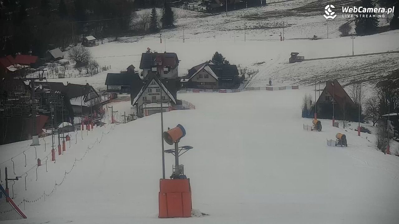 Cieńków - Stacja Narciarska widok z góry - 05 grudzień 2025, 15:45