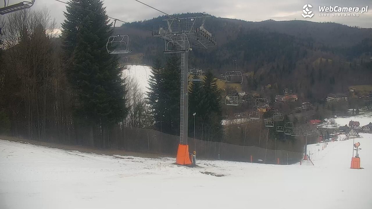 Cieńków - Stacja Narciarska widok z góry - 06 grudzień 2025, 13:09