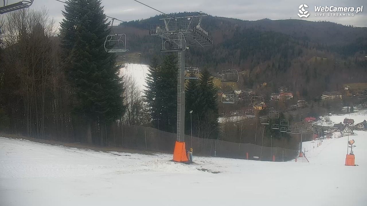 Cieńków - Stacja Narciarska widok z góry - 06 grudzień 2025, 10:22