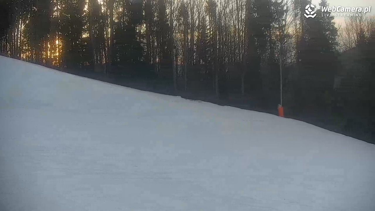 Cieńków - Stacja Narciarska widok z góry - 08 marzec 2026, 17:12