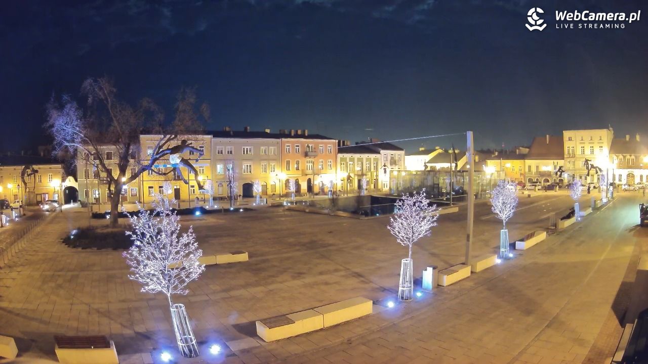 CZĘSTOCHOWA - widok na Stary Rynek - 02 kwiecień 2026, 22:03