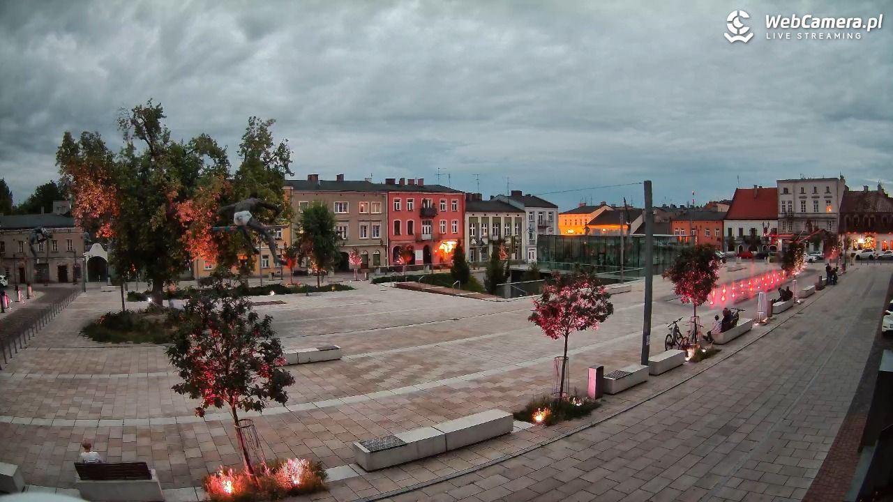 CZĘSTOCHOWA - widok na Stary Rynek - 07 lipiec 2026, 21:16