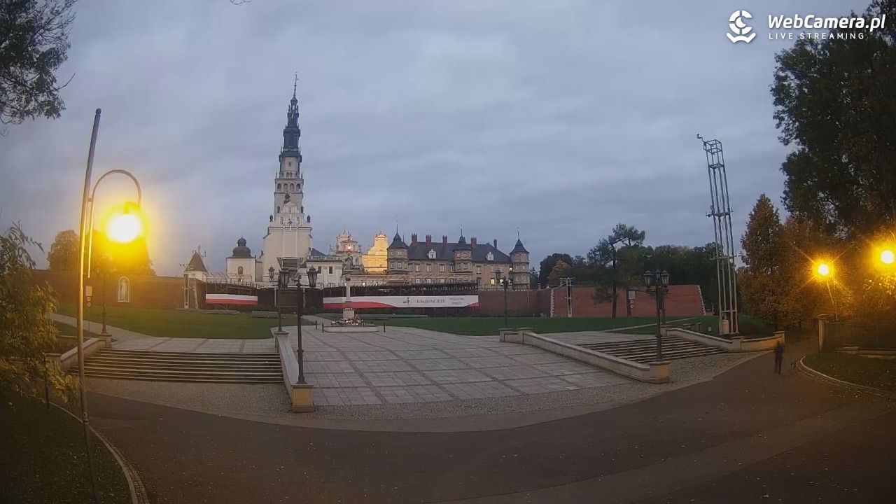 CZĘSTOCHOWA - widok na JASNĄ Górę - 16 październik 2025, 06:47