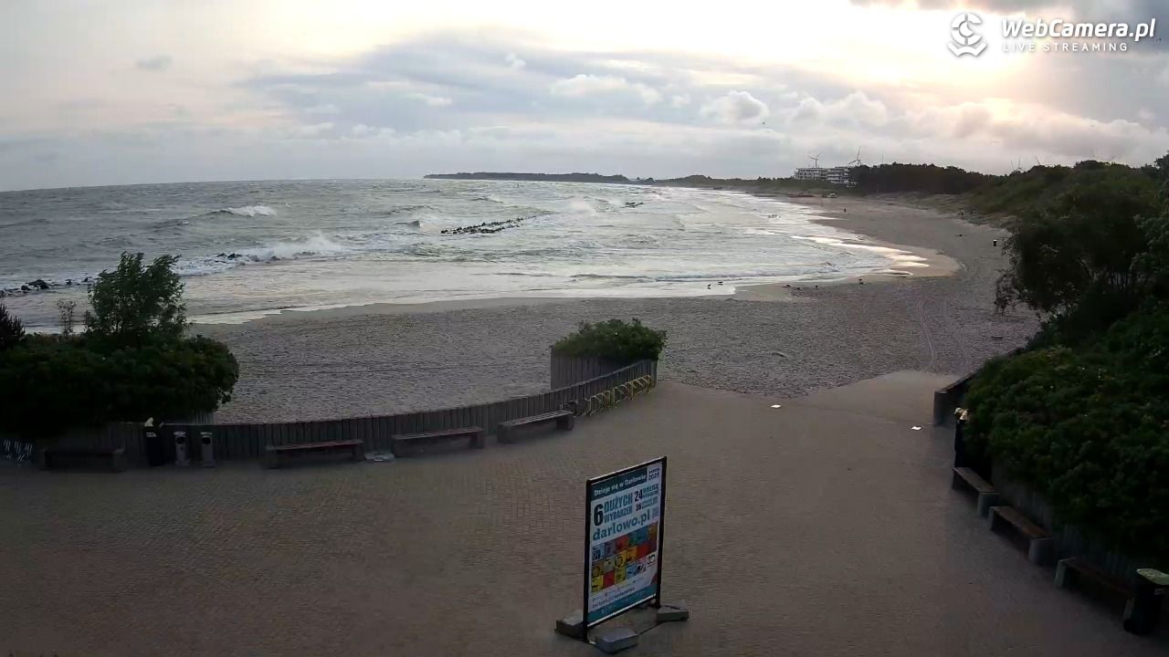 DARŁOWO - widok na plażę wschodnią - 09 czerwiec 2025, 05:51