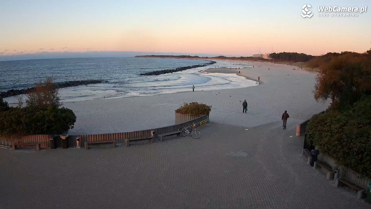 DARŁOWO - widok na plażę wschodnią - 29 wresień 2025, 18:28