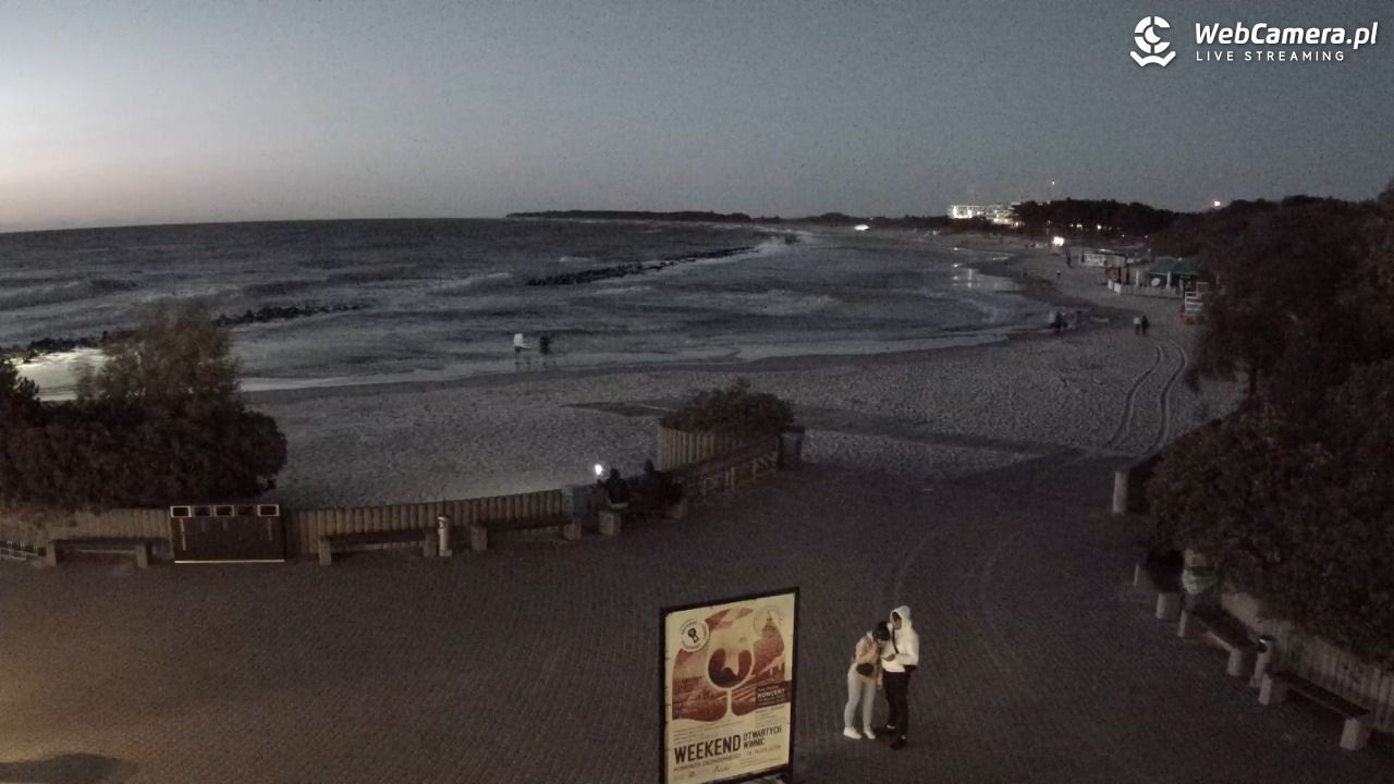 DARŁOWO - widok na plażę wschodnią - 11 sierpień 2026, 21:40